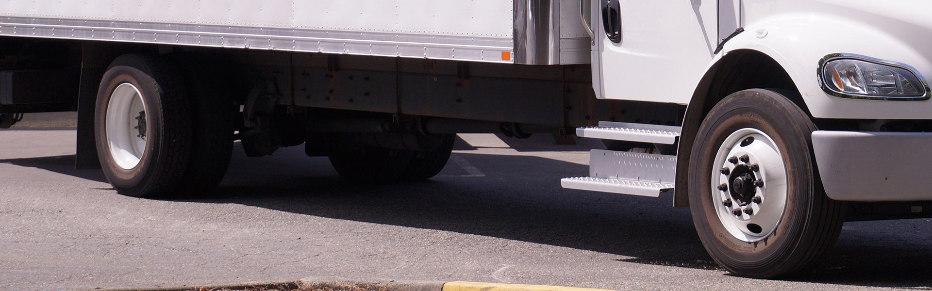 Eagle Truck Centre’s Guide to Choosing the Right Truck Tyres for Your Fleet